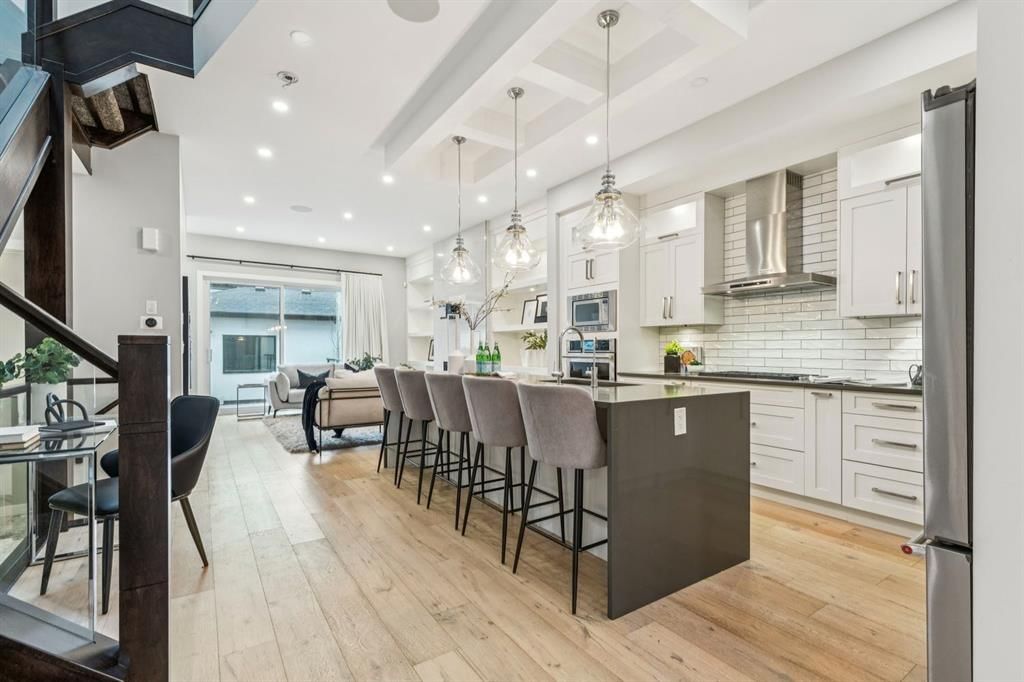 2918 6 Avenue NW, Calgary — photo 5 of 50