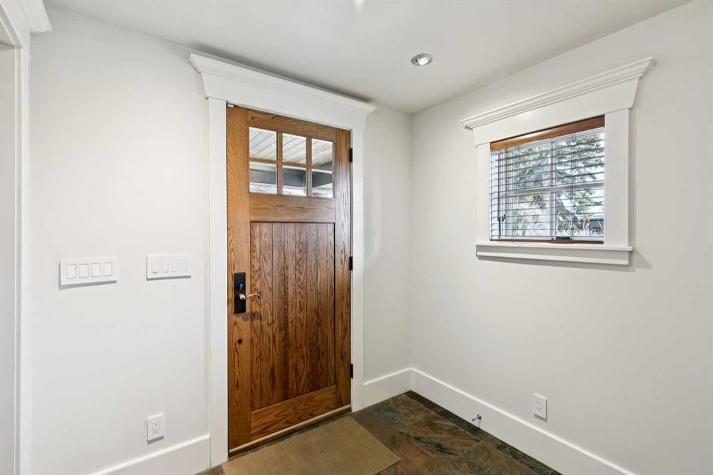 2809 8 Street SW, Calgary — photo 2 of 47