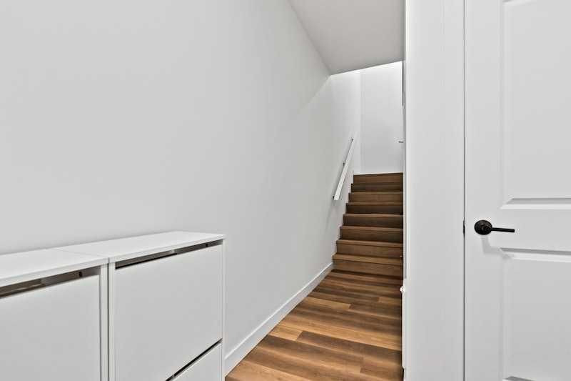 235 Sovereign Common SW, Calgary — photo 4 of 22
