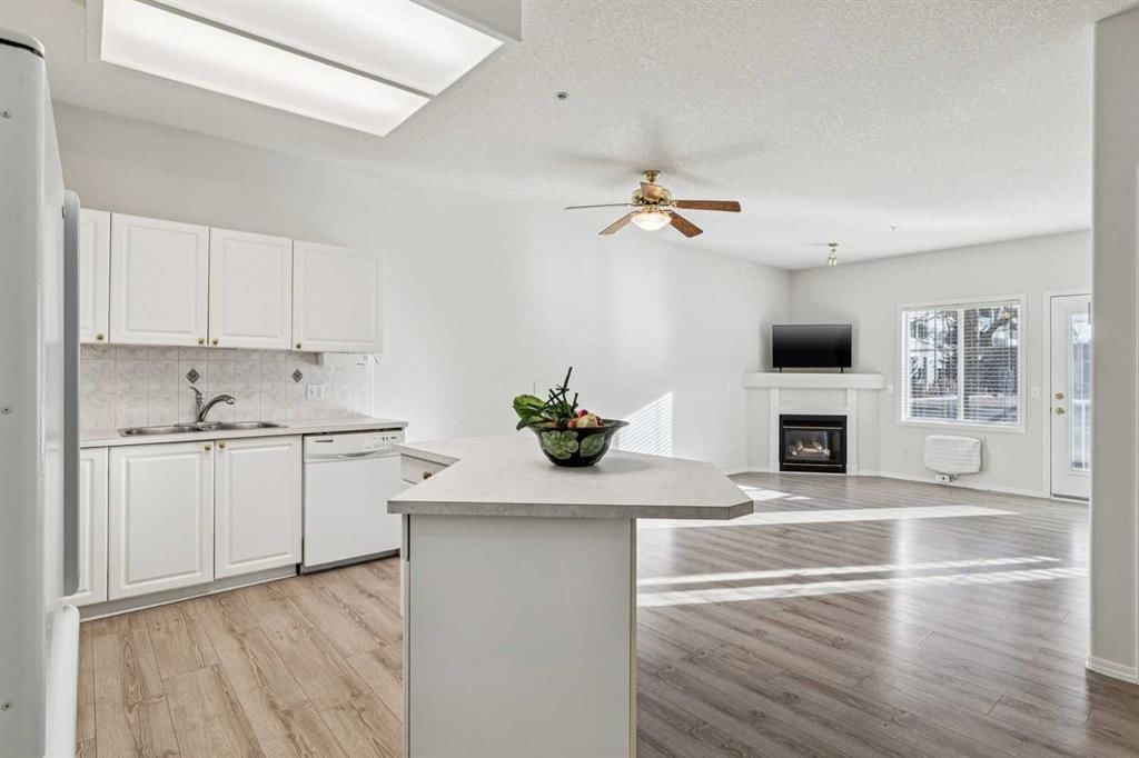 112, 2850 51 Street SW, Calgary — photo 3 of 50