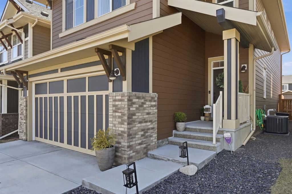 19 Masters Green SE, Calgary — photo 2 of 47