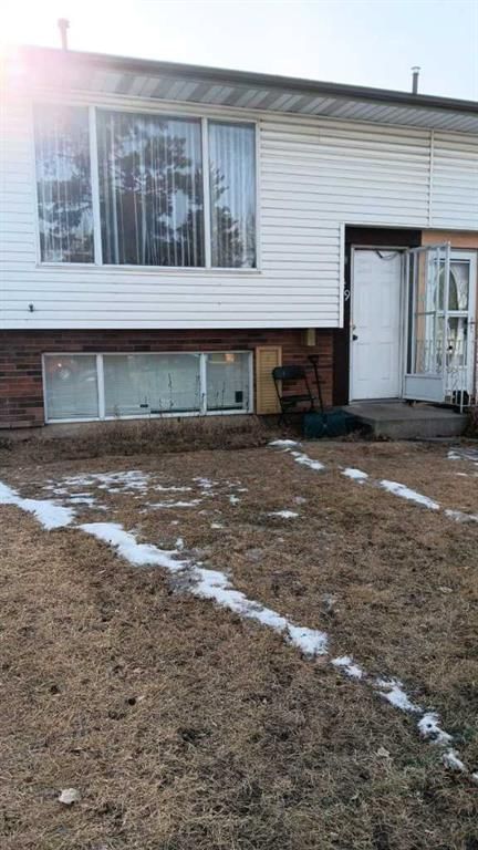 649 Pineland Road NE, Calgary — main listing photo