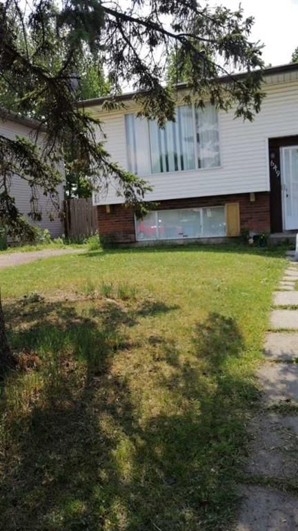 649 Pineland Road NE, Calgary — photo 2 of 27