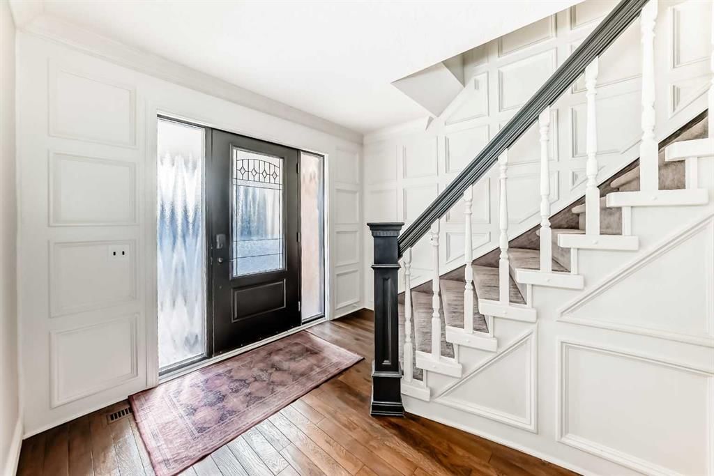 36 Stradbrooke Way SW, Calgary — photo 3 of 50