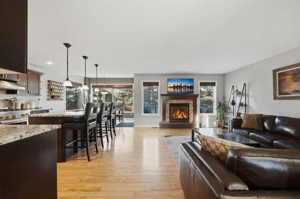307 Valley Crest Court NW, Calgary — photo 2 of 50