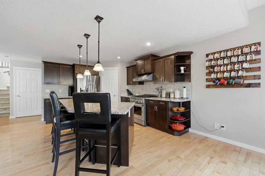 307 Valley Crest Court NW, Calgary — photo 5 of 50
