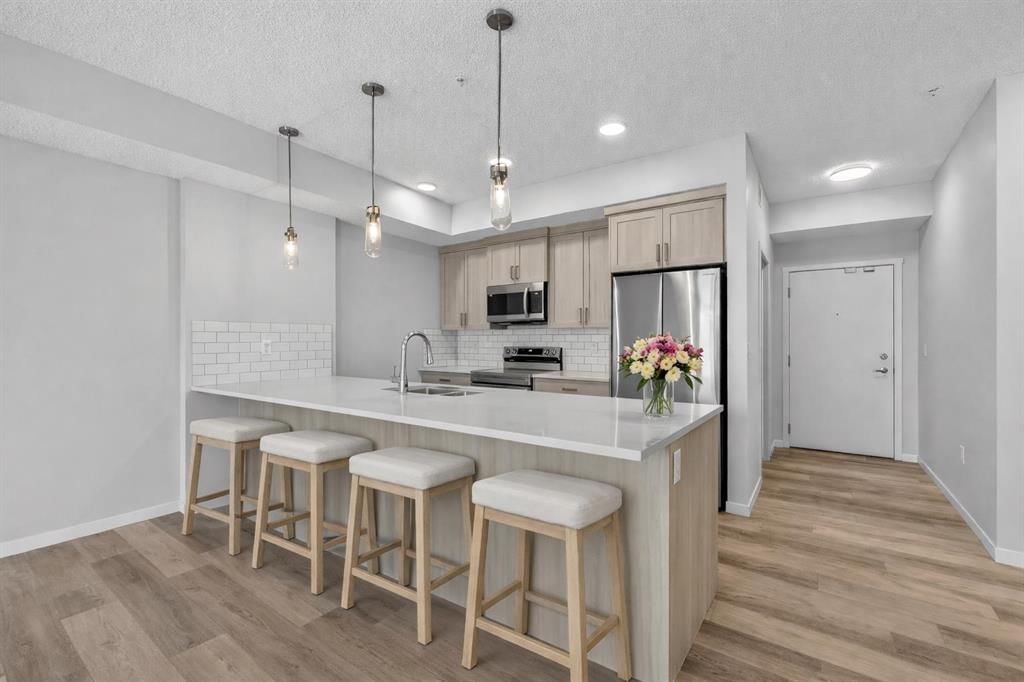 1106, 33 Carringham Gate NW, Calgary — main listing photo