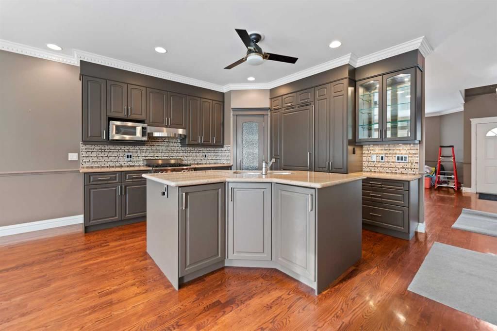 322 Signature Court SW, Calgary — photo 3 of 31