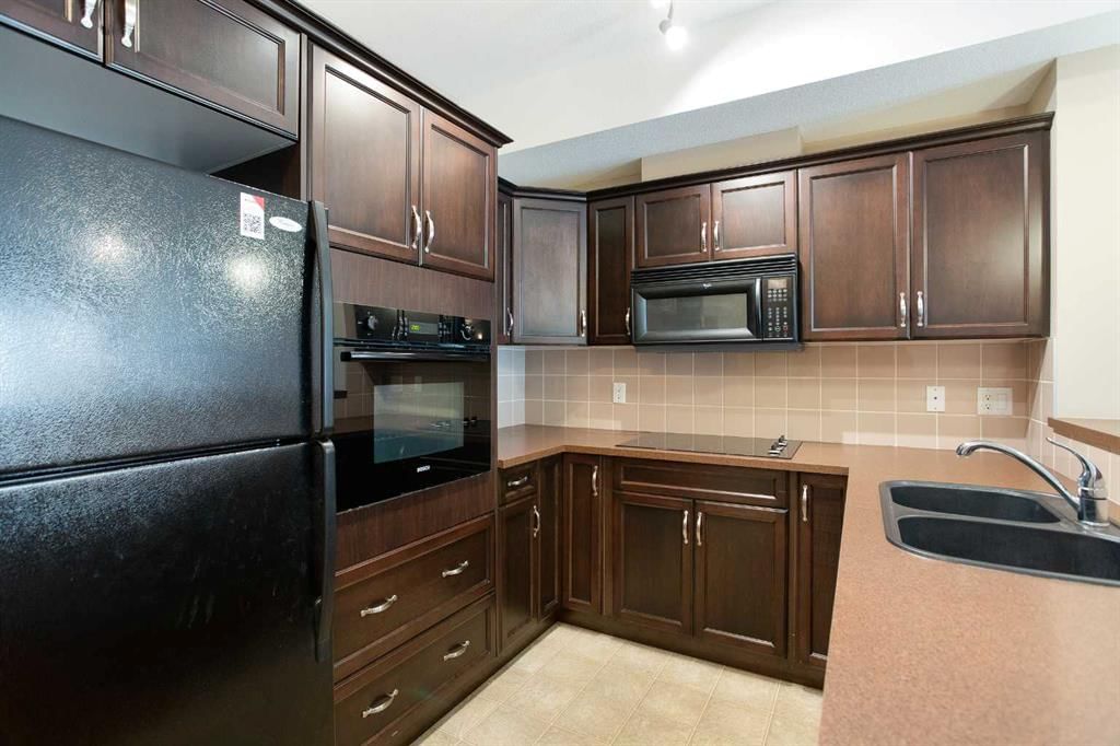 217, 60 Royal Oak Plaza NW, Calgary — photo 5 of 23