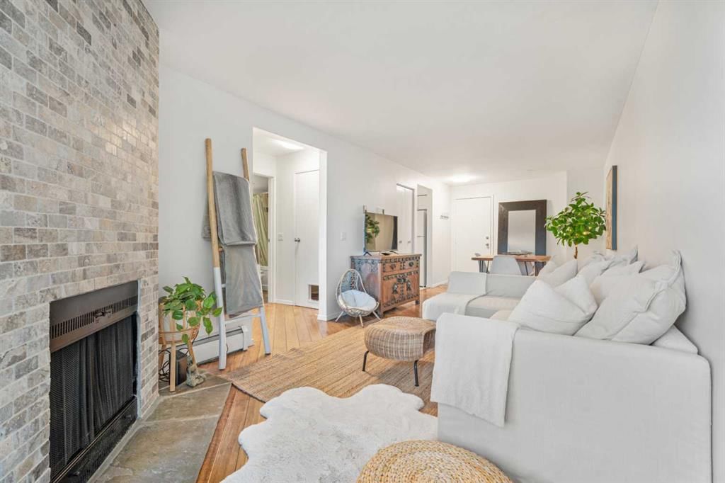 207, 2218 30 Street SW, Calgary — main listing photo