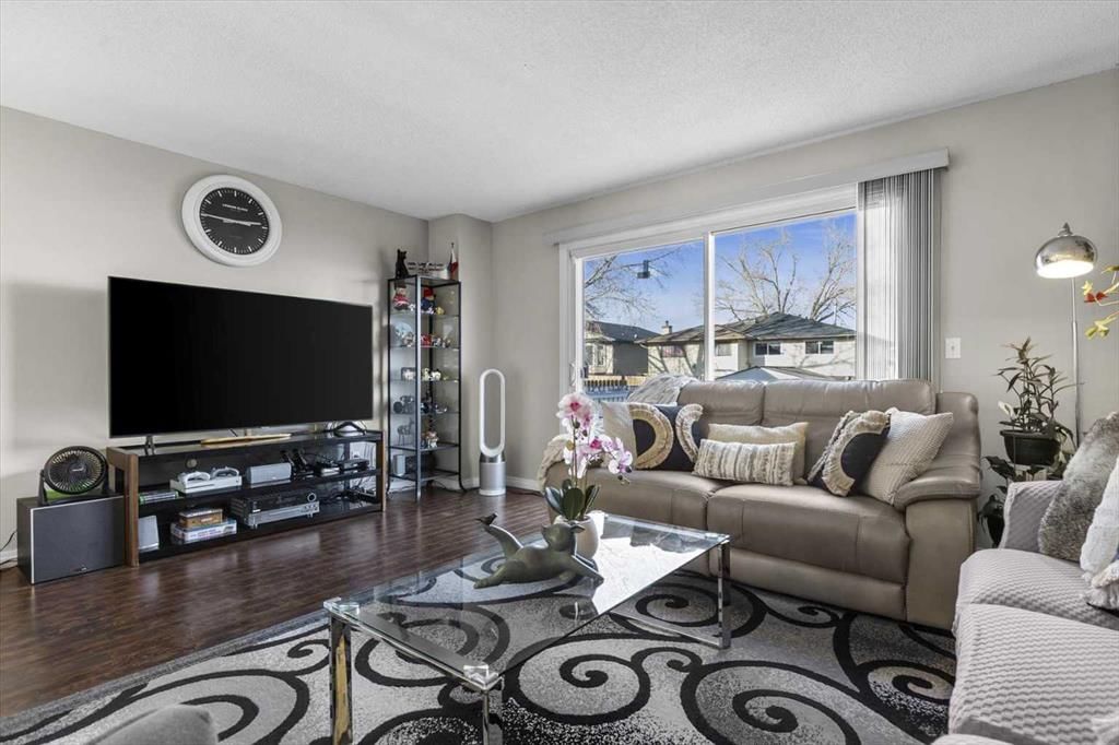 78 Templeson Crescent NE, Calgary — photo 5 of 38