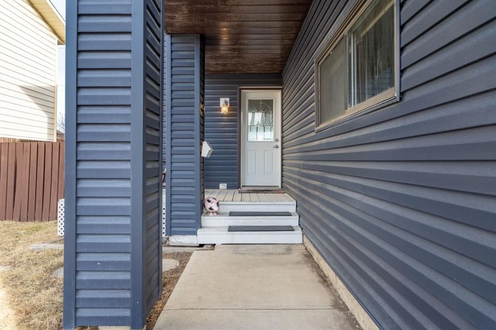 164 Beddington Circle NE, Calgary — photo 3 of 43