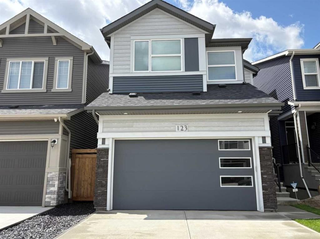 123 Mitchell Way NW, Calgary — photo 2 of 38