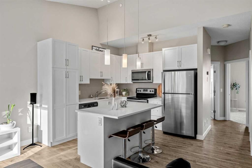 124 Livingston Common NE, Calgary — photo 3 of 32
