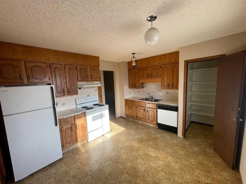 471 78 Avenue NE, Calgary — photo 5 of 20