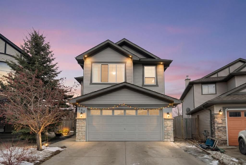 250 Royal Birch Mews NW, Calgary — main listing photo