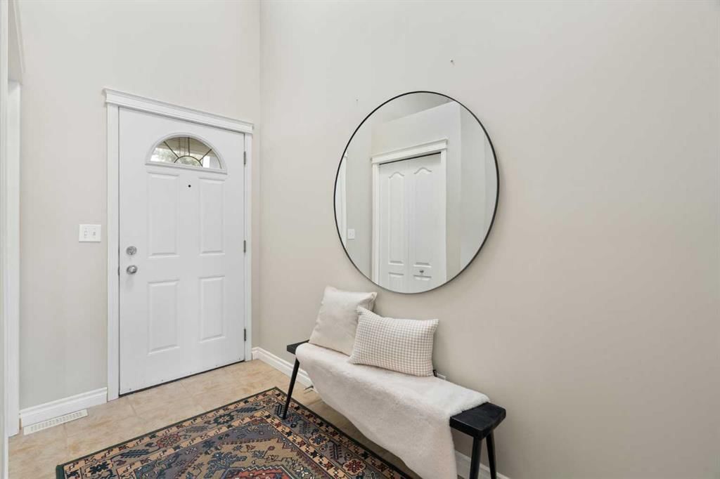 250 Royal Birch Mews NW, Calgary — photo 2 of 50