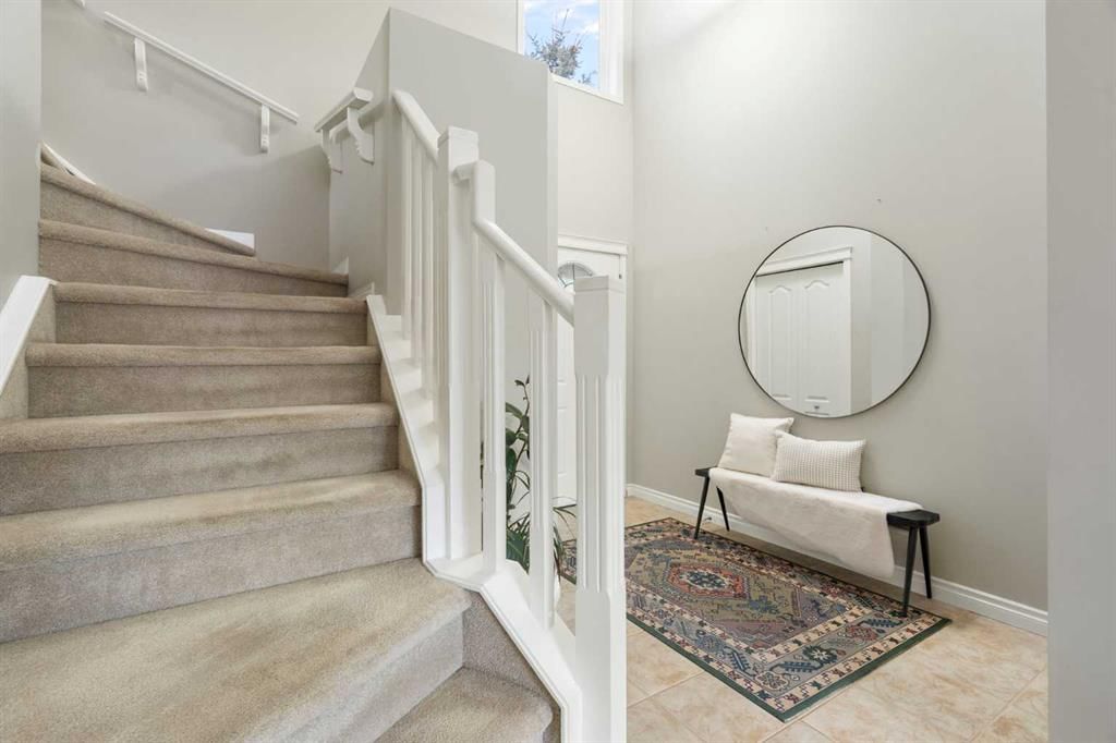 250 Royal Birch Mews NW, Calgary — photo 3 of 50