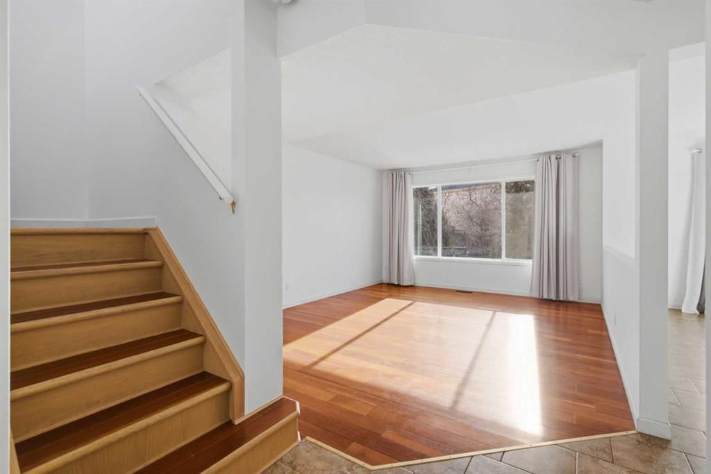 1721 Douglas Glen Grove SE, Calgary — photo 4 of 49