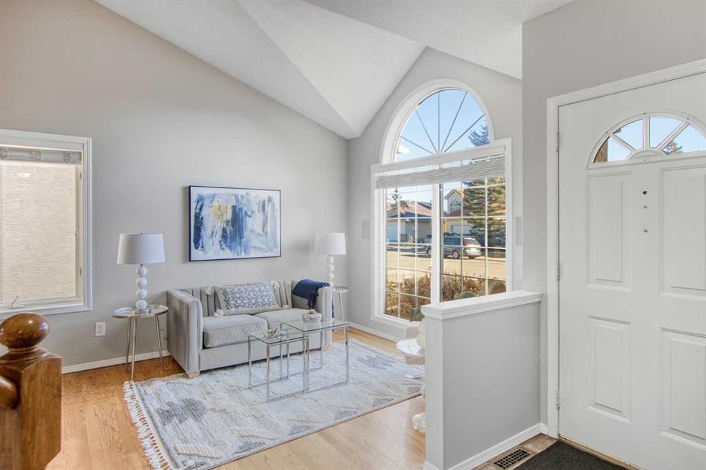 134 Hamptons Heath NW, Calgary — photo 4 of 37