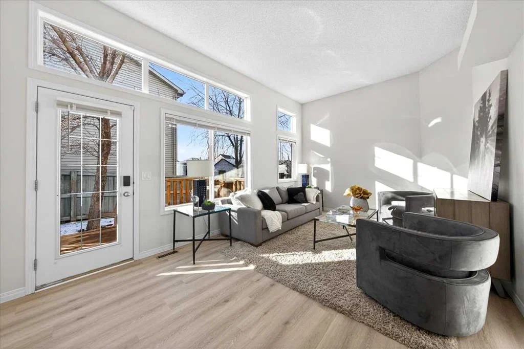 11 Copperfield Court SE, Calgary — photo 3 of 48