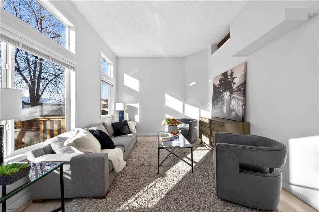 11 Copperfield Court SE, Calgary — photo 4 of 48