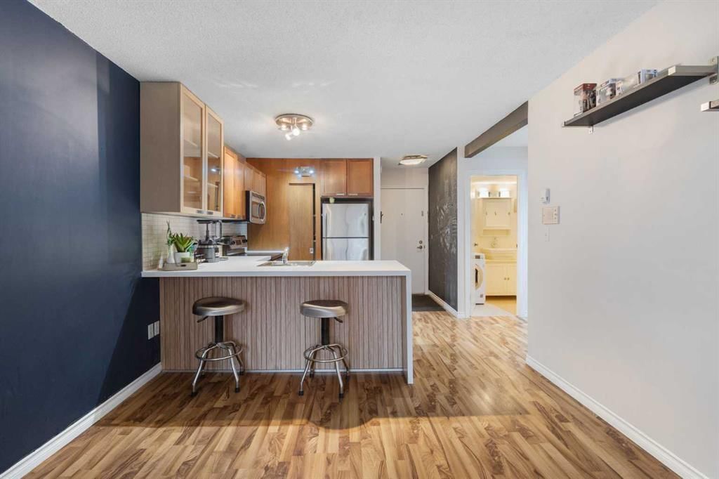 202, 1015 14 Avenue SW, Calgary — photo 3 of 27