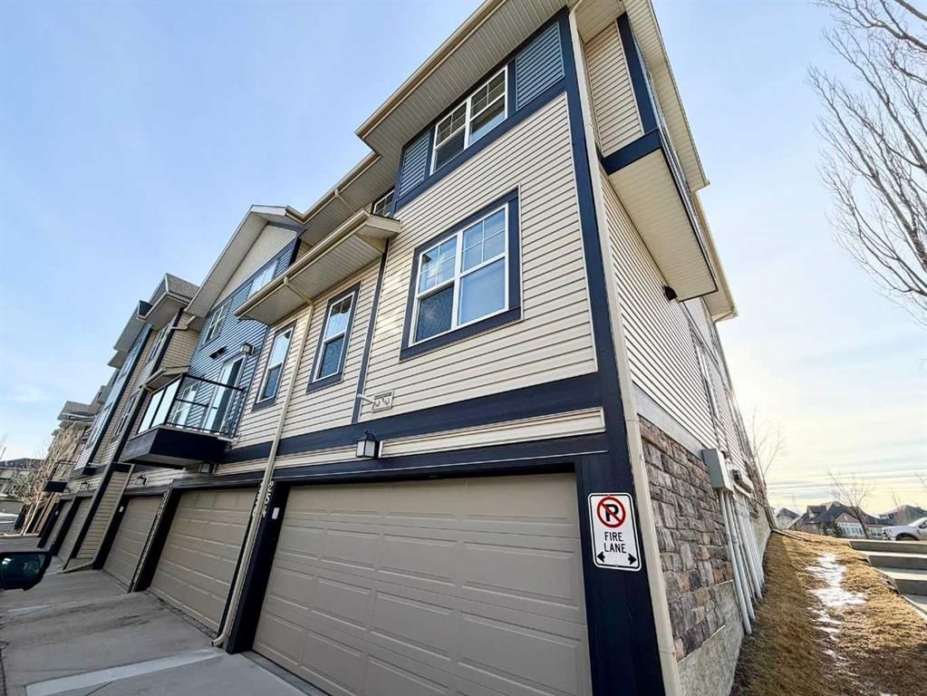 254 Promenade Way SE, Calgary — photo 2 of 29