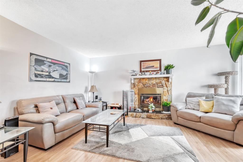 5 Falsby Place NE, Calgary — photo 2 of 43