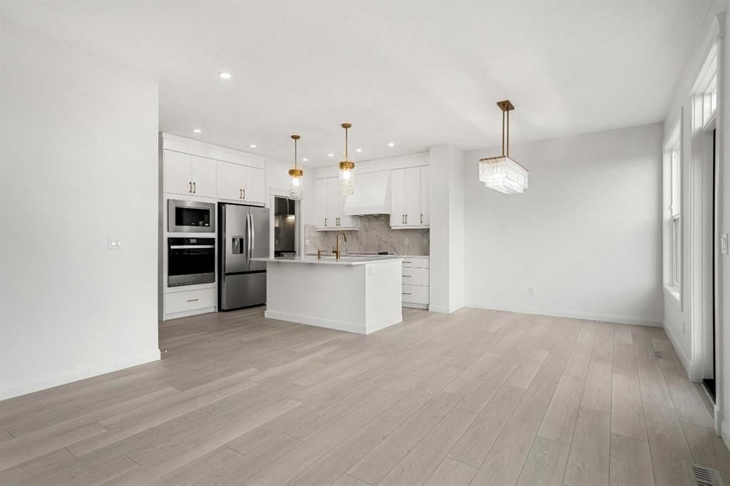 94 Cornerbrook Crescent NE, Calgary — photo 5 of 50