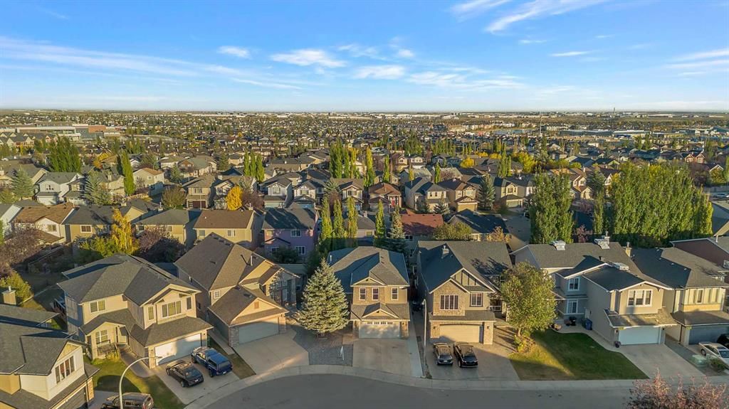 135 Panatella Close NW, Calgary — photo 3 of 39