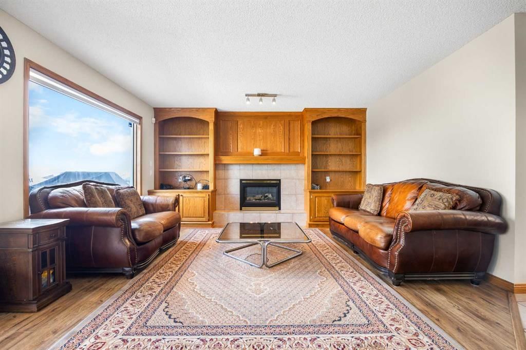 220 Edgeridge Gardens NW, Calgary — photo 2 of 48
