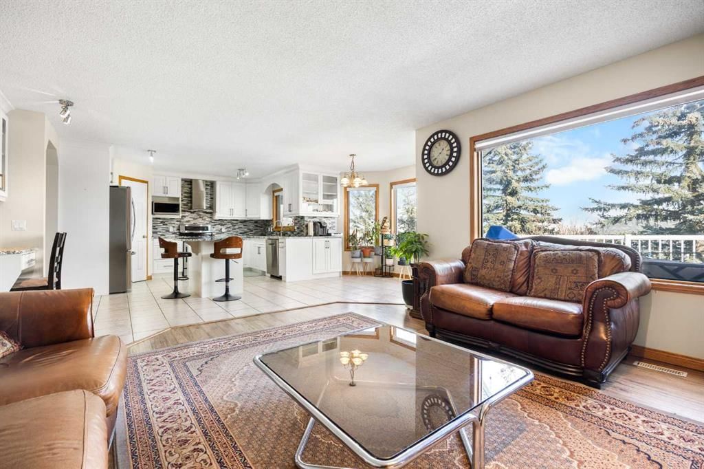 220 Edgeridge Gardens NW, Calgary — photo 4 of 48