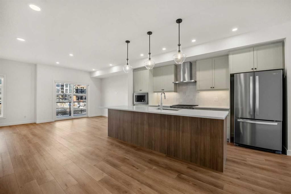 8341 8 Avenue SW, Calgary — photo 3 of 50