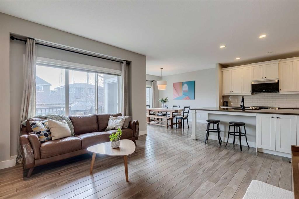 75 Masters Rise SE, Calgary — photo 4 of 38