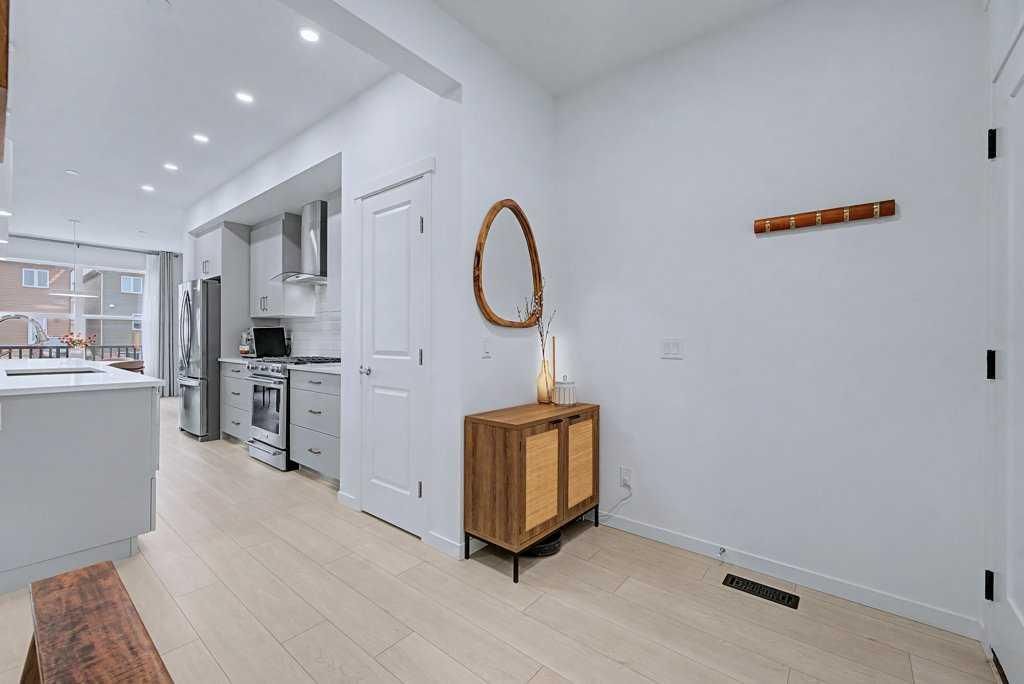 250 Hotchkiss Common SE, Calgary — photo 5 of 50
