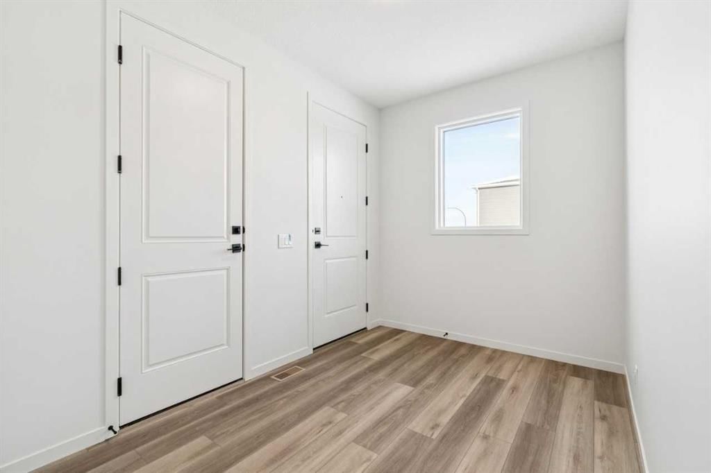16 Calhoun Rise NE, Calgary — photo 3 of 30