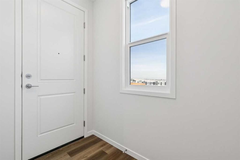 28 Calhoun Rise NE, Calgary — photo 3 of 30