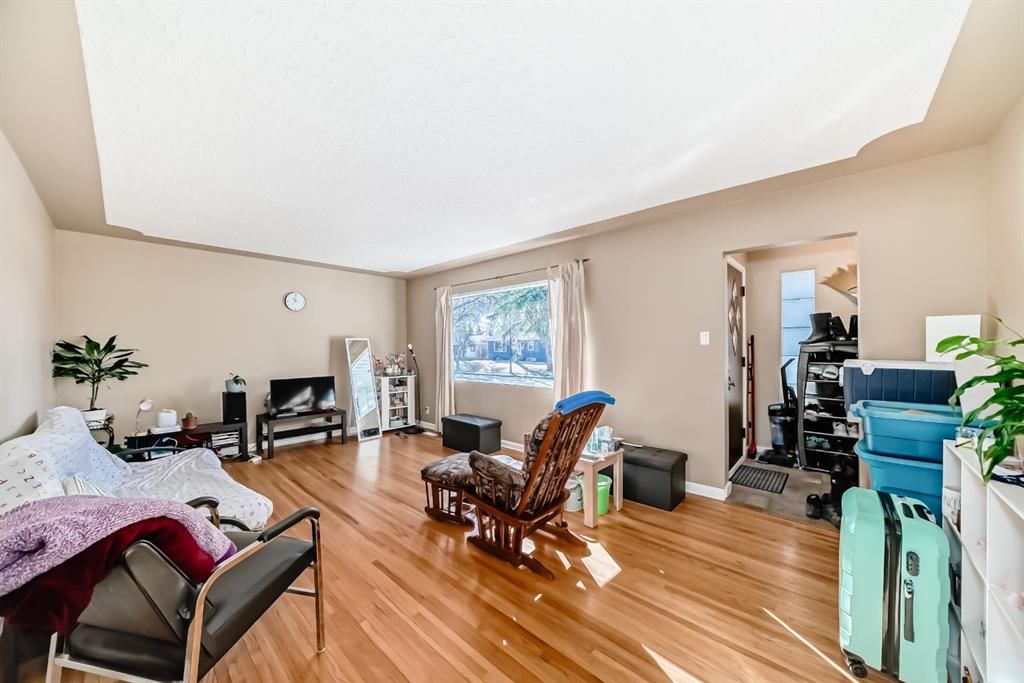 28 Winslow Crescent SW, Calgary — photo 5 of 39