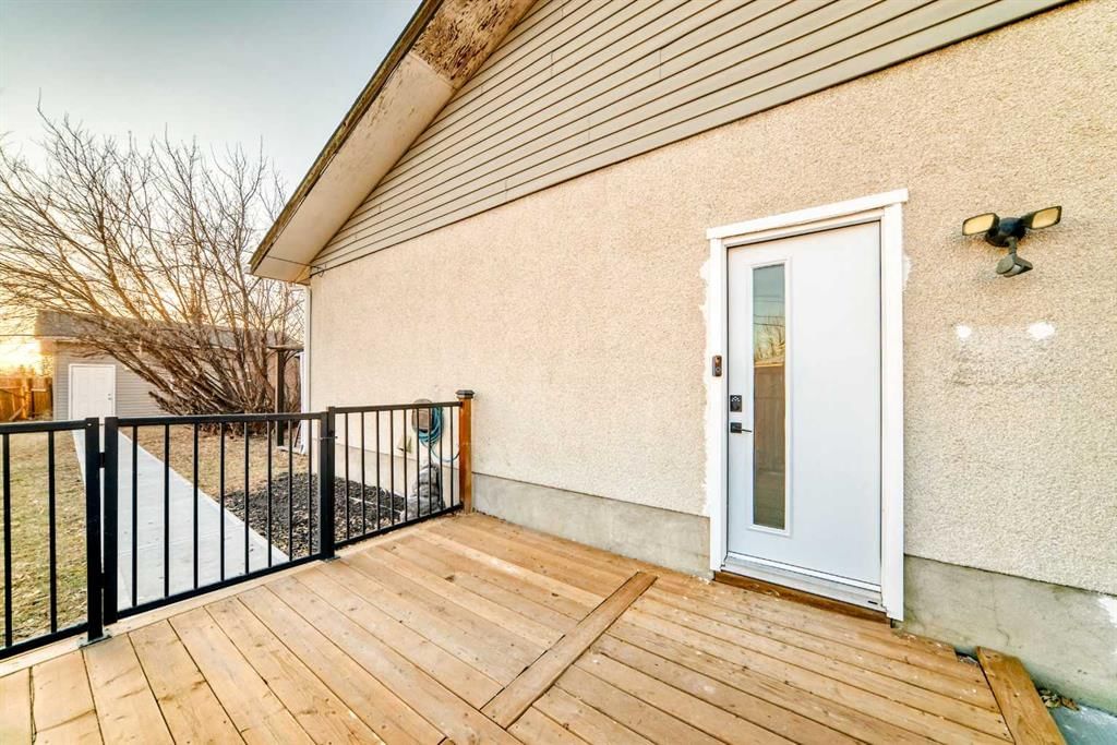 1013 Marcombe Crescent NE, Calgary — photo 3 of 46