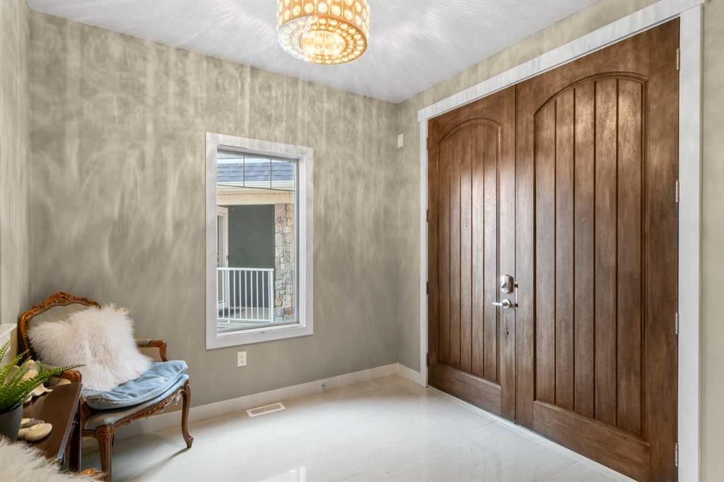173 Sage Meadows Circle NW, Calgary — photo 3 of 50