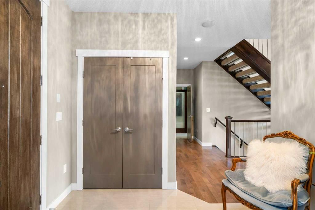 173 Sage Meadows Circle NW, Calgary — photo 4 of 50