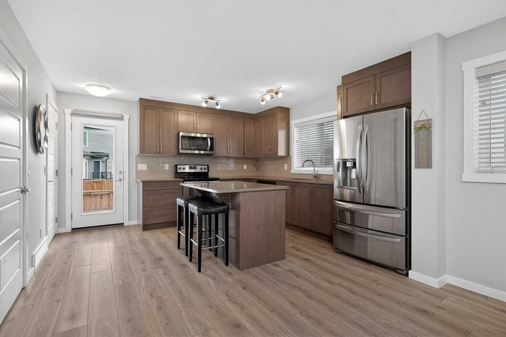 19478 37 Street SE, Calgary — photo 5 of 35