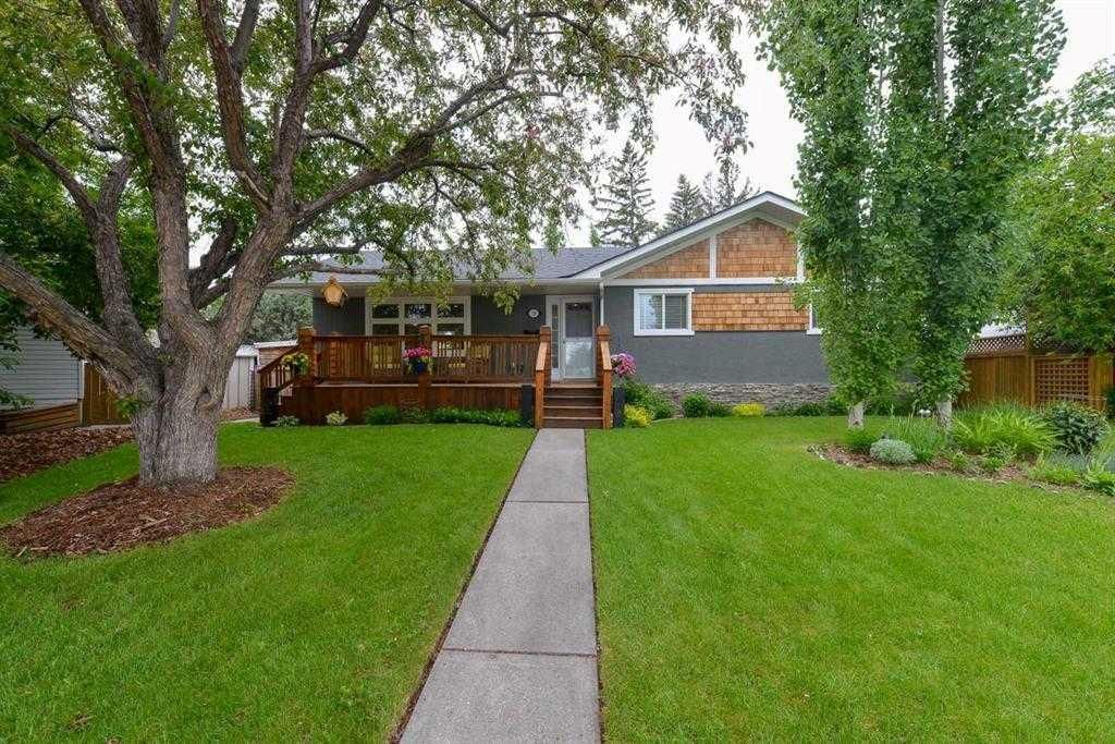 19 Garrick Drive SW, Calgary — main listing photo