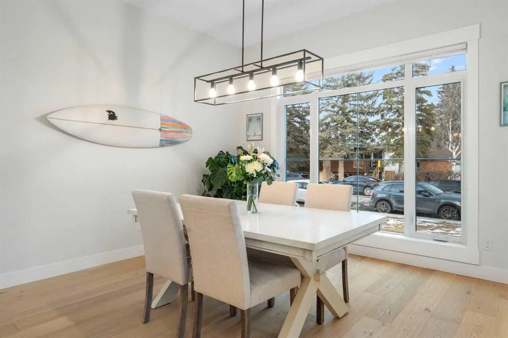 4633 82 Street NW, Calgary — photo 3 of 46