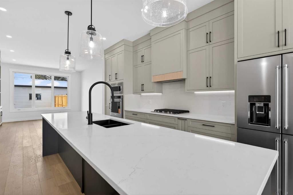 1137 41 Street SW, Calgary — photo 3 of 44