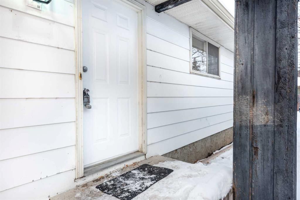 1432 43 Street NE, Calgary — photo 5 of 35