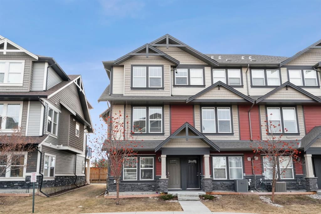 2001, 280 Williamstown Close NW, Calgary — row/townhouse for sale