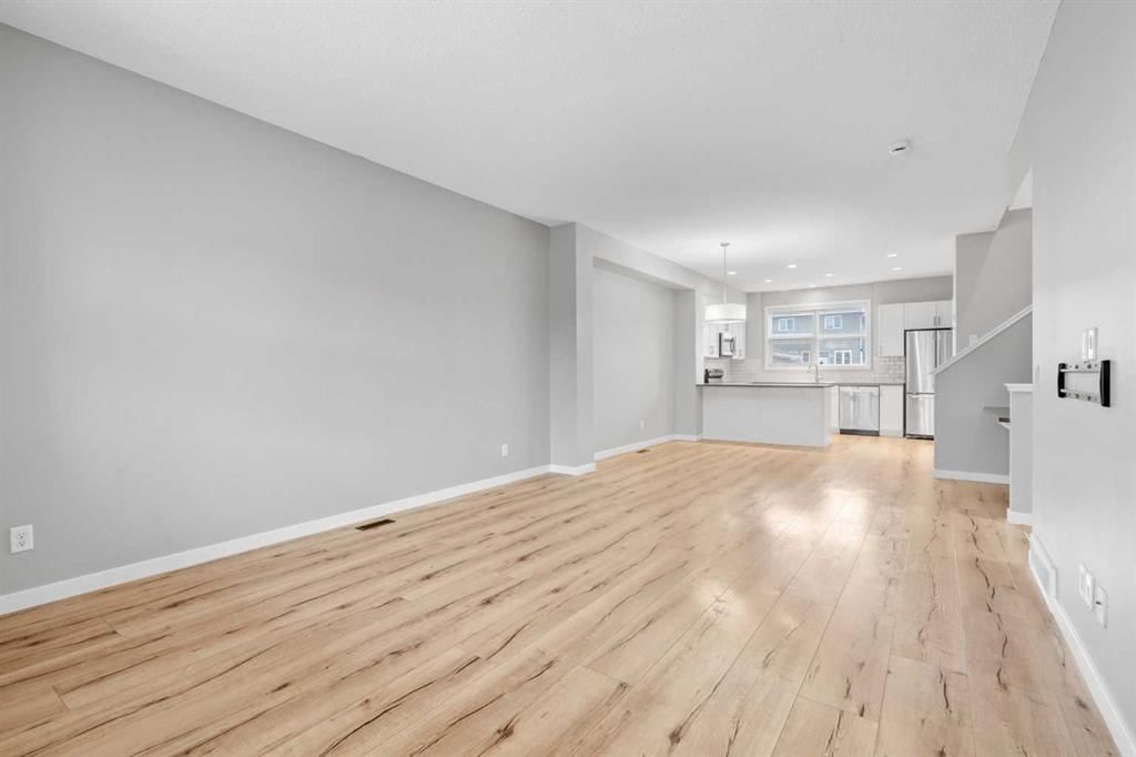 368 Redstone Drive NE, Calgary — photo 4 of 44