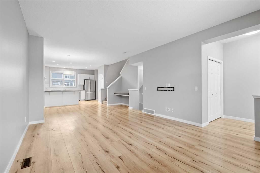 368 Redstone Drive NE, Calgary — photo 5 of 44